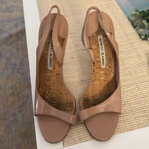 Manolo Blahnik Tan Patent Leather Sandals size 38
